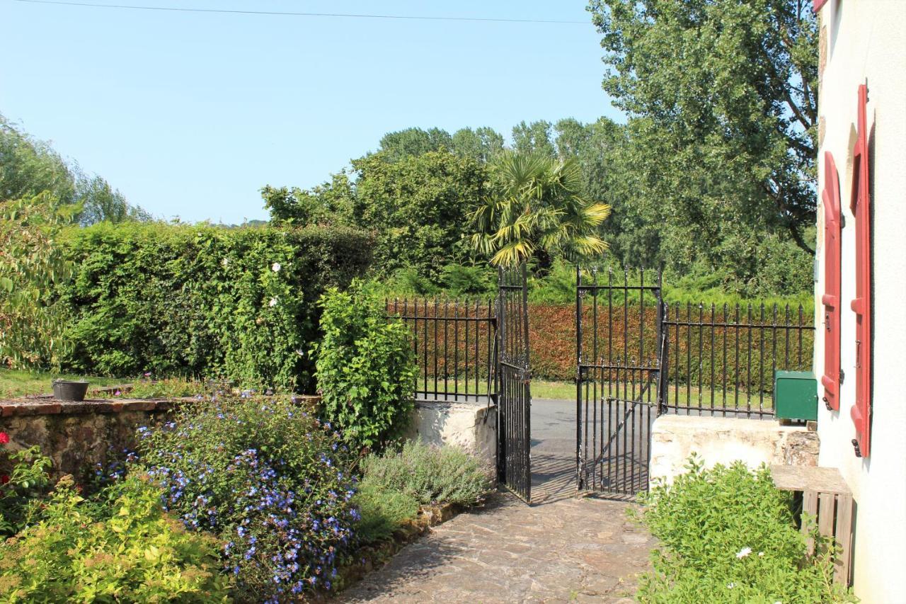 La Maison Du Passeur Availles-Limouzine Esterno foto